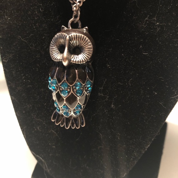 Boutique CRYSTAL Owl necklace 🥰NWOT🥰 - Picture 3 of 6